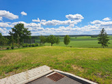Stavební pozemek 1227m2 s nádherným výhledem - Charvatce